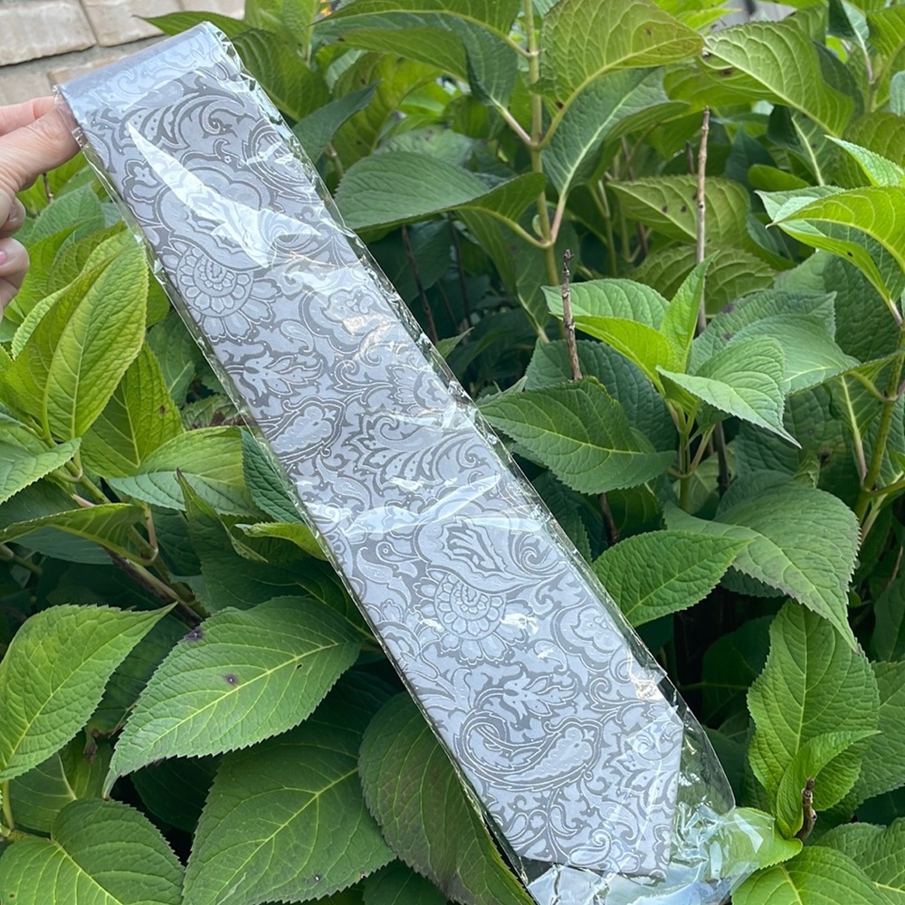NEW Men’s Tie Puccini Silver / Grey Paisley Hand Made